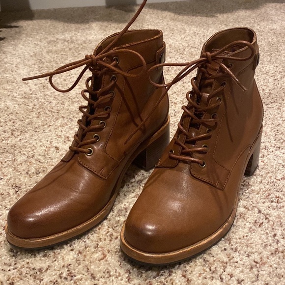 clarkdale hill boots